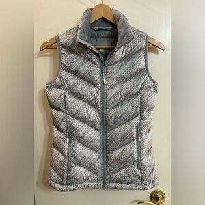 Mountain Hardwear Women’s Puffer Vest